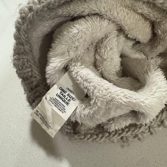 NorthFace One Size Grey Beanie - Picture 2 of 3